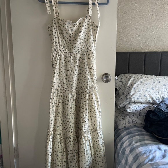 Neuflora Henrietta Dress - Picture 2 of 7